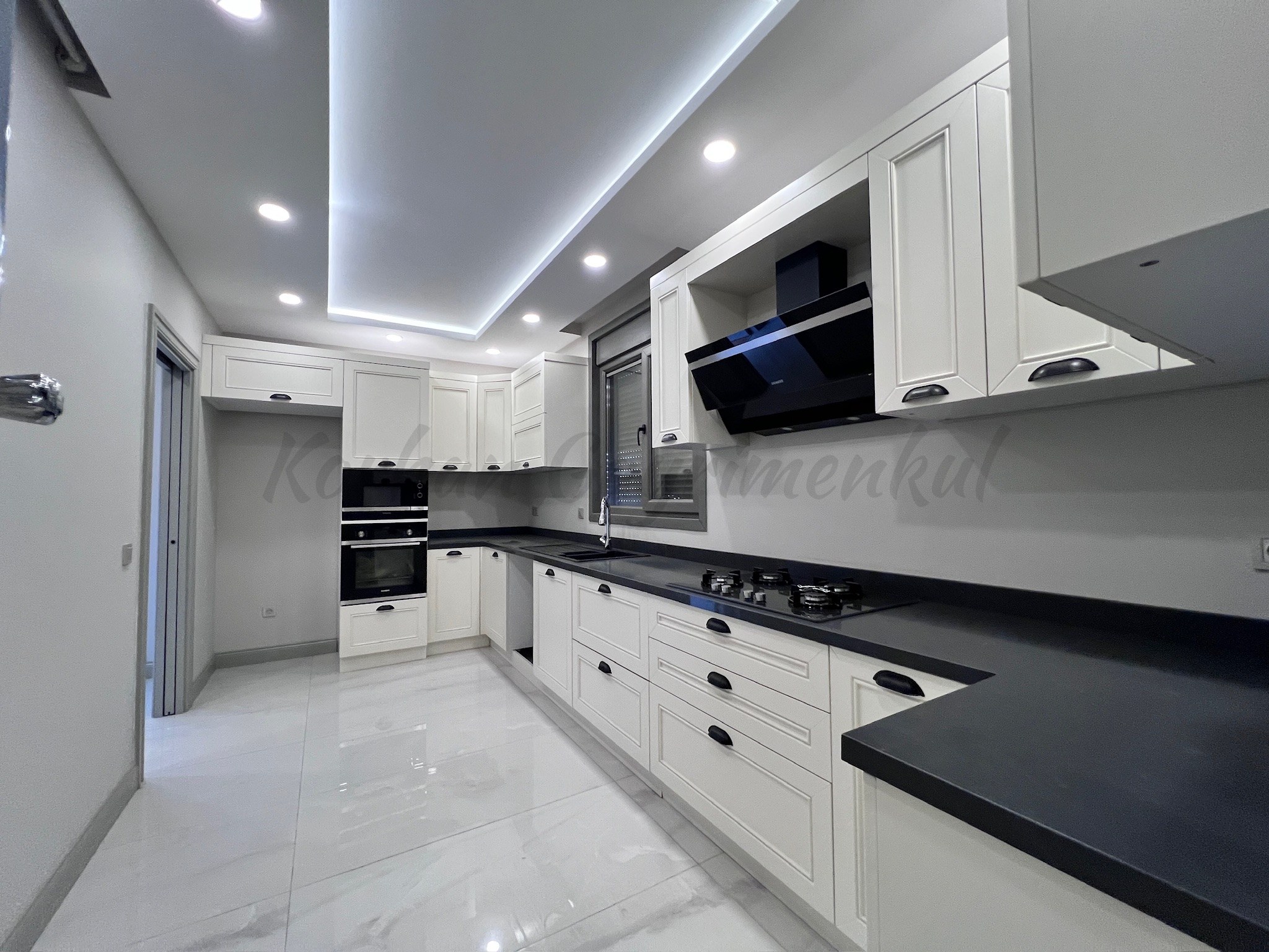 CADDEBOSTANIN EN YEŞİL SOKAĞINDA EMSALSİZ KALİTEDE 280m2 DUBLEX