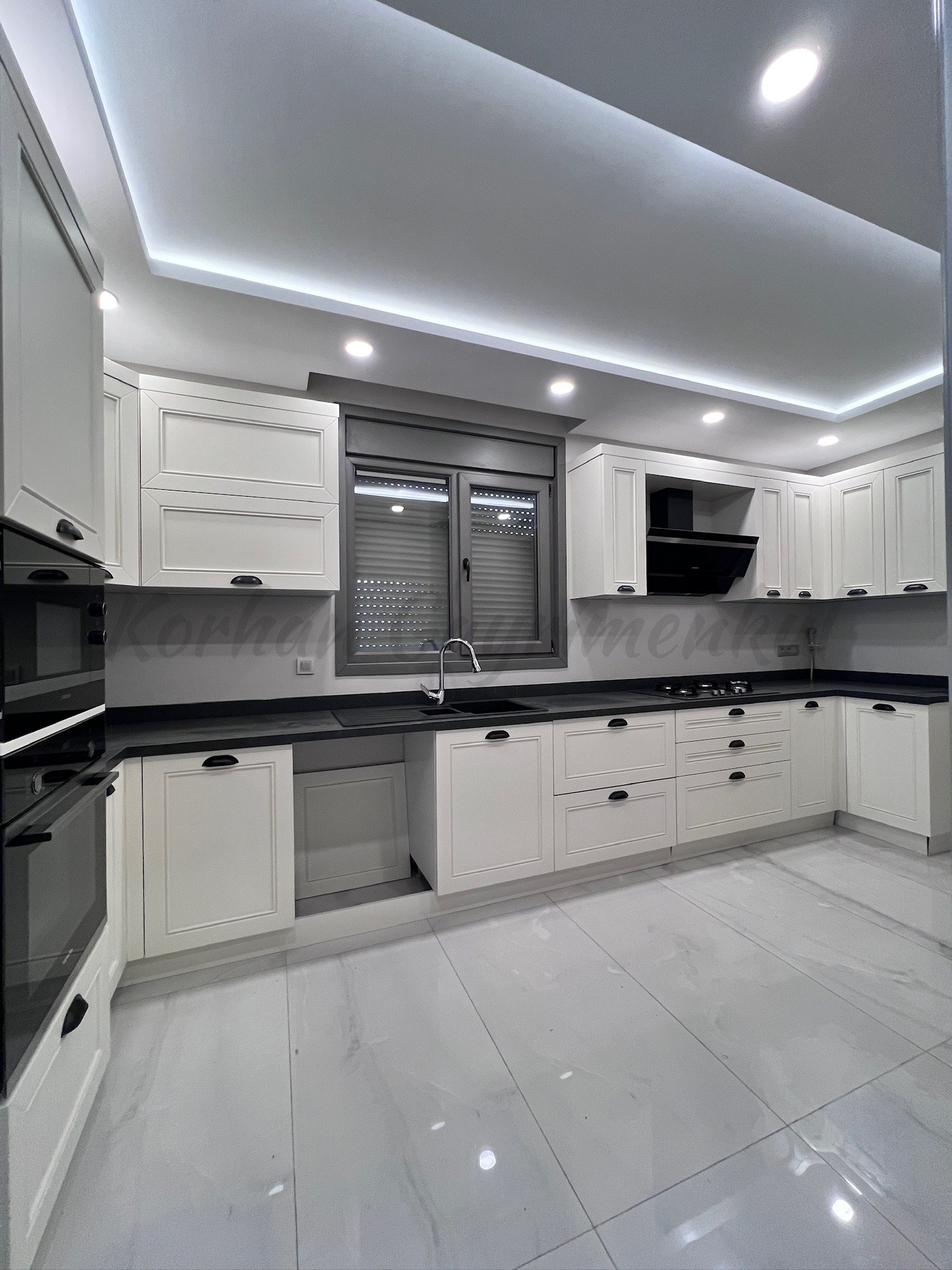 CADDEBOSTANIN EN YEŞİL SOKAĞINDA EMSALSİZ KALİTEDE 280m2 DUBLEX