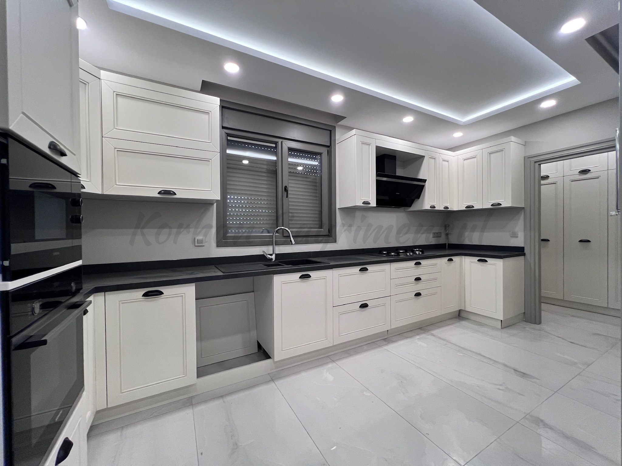 CADDEBOSTANIN EN YEŞİL SOKAĞINDA EMSALSİZ KALİTEDE 280m2 DUBLEX