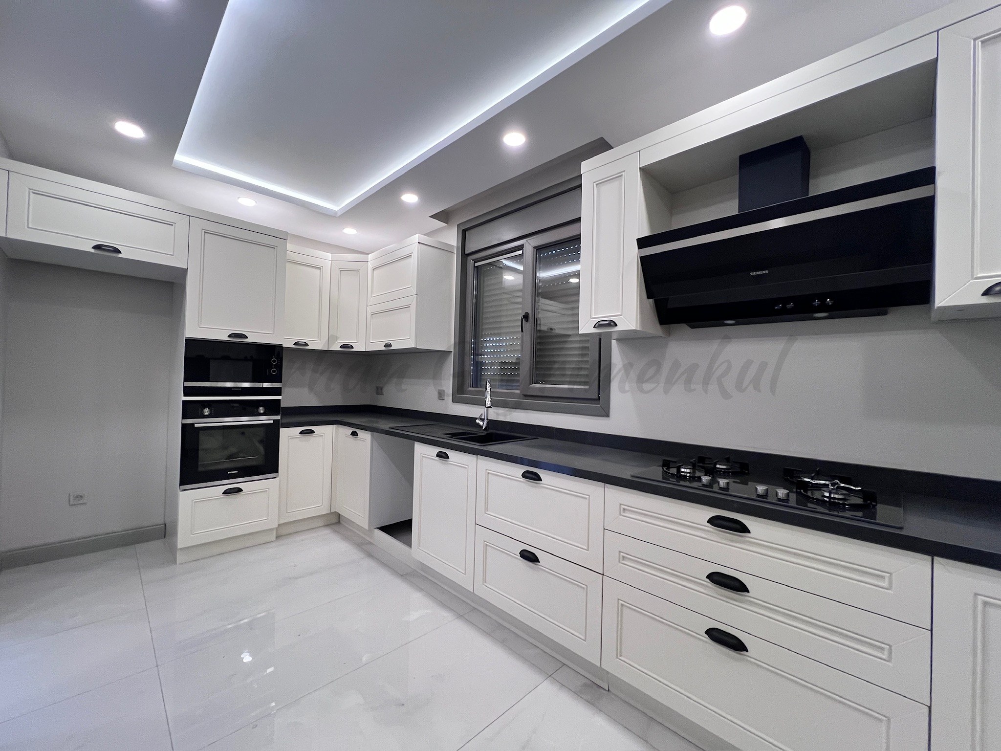 CADDEBOSTANIN EN YEŞİL SOKAĞINDA EMSALSİZ KALİTEDE 280m2 DUBLEX