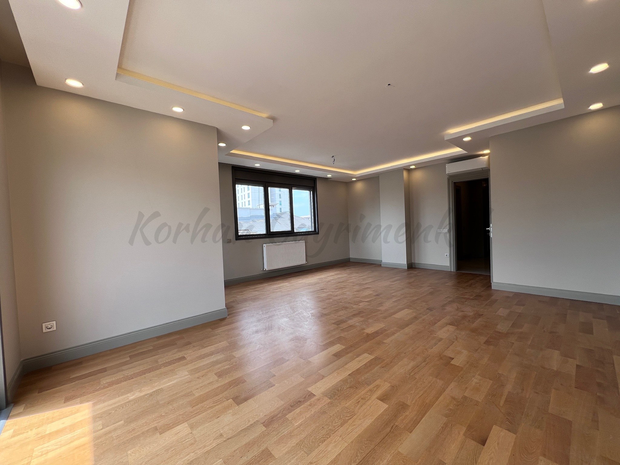 CADDEBOSTANIN EN YEŞİL SOKAĞINDA EMSALSİZ KALİTEDE 280m2 DUBLEX