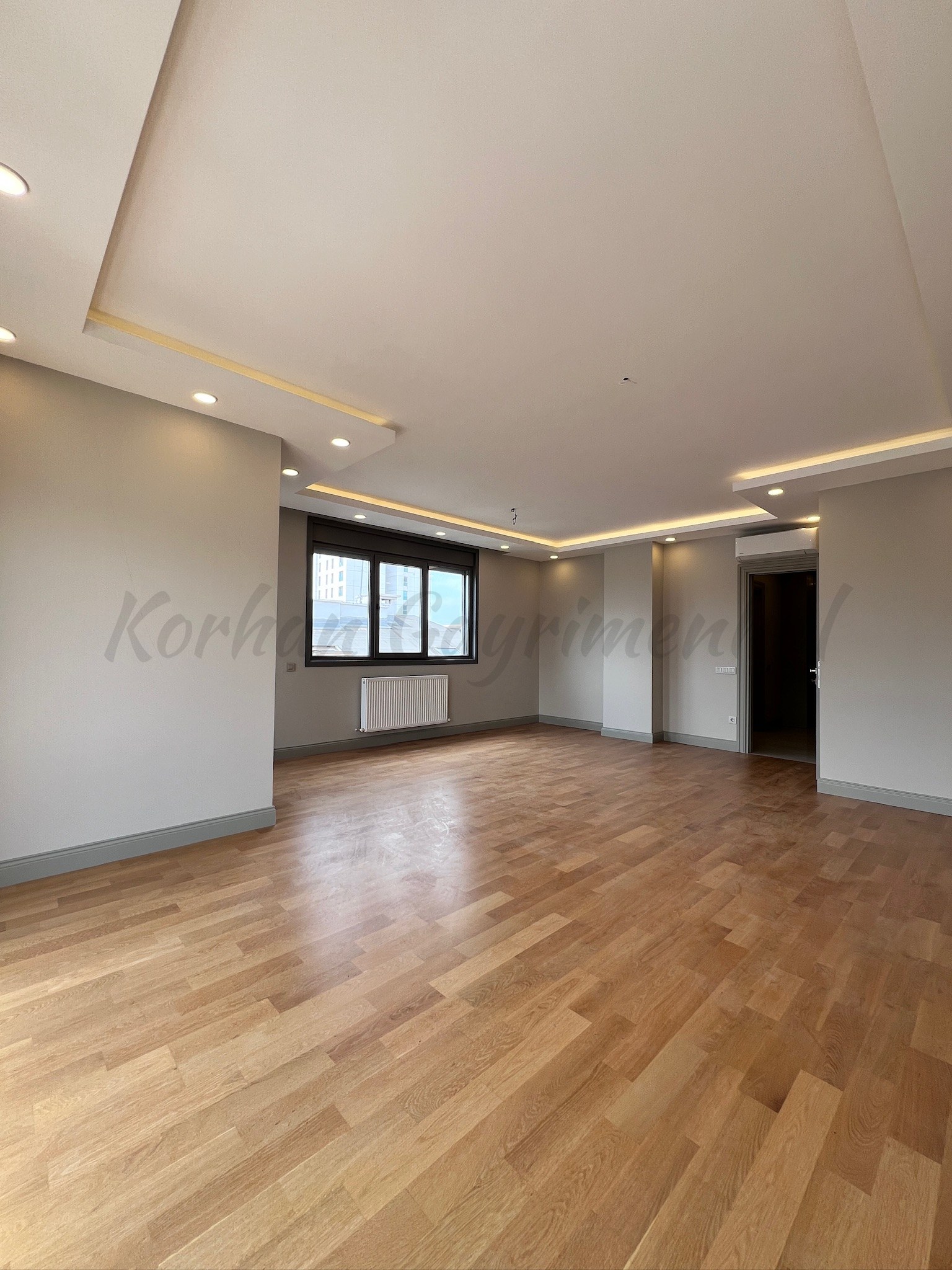 CADDEBOSTANIN EN YEŞİL SOKAĞINDA EMSALSİZ KALİTEDE 280m2 DUBLEX