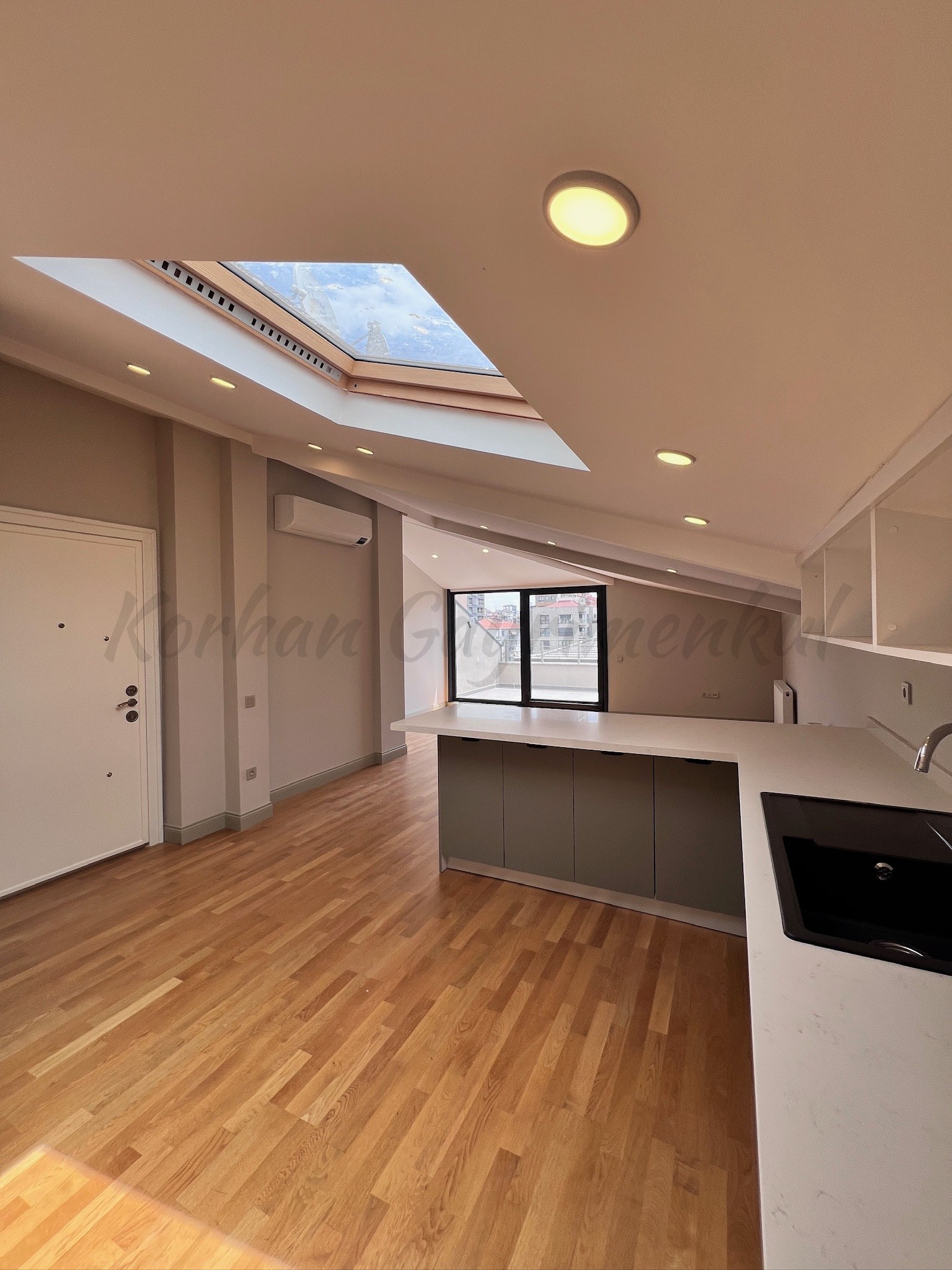 CADDEBOSTANIN EN YEŞİL SOKAĞINDA EMSALSİZ KALİTEDE 280m2 DUBLEX