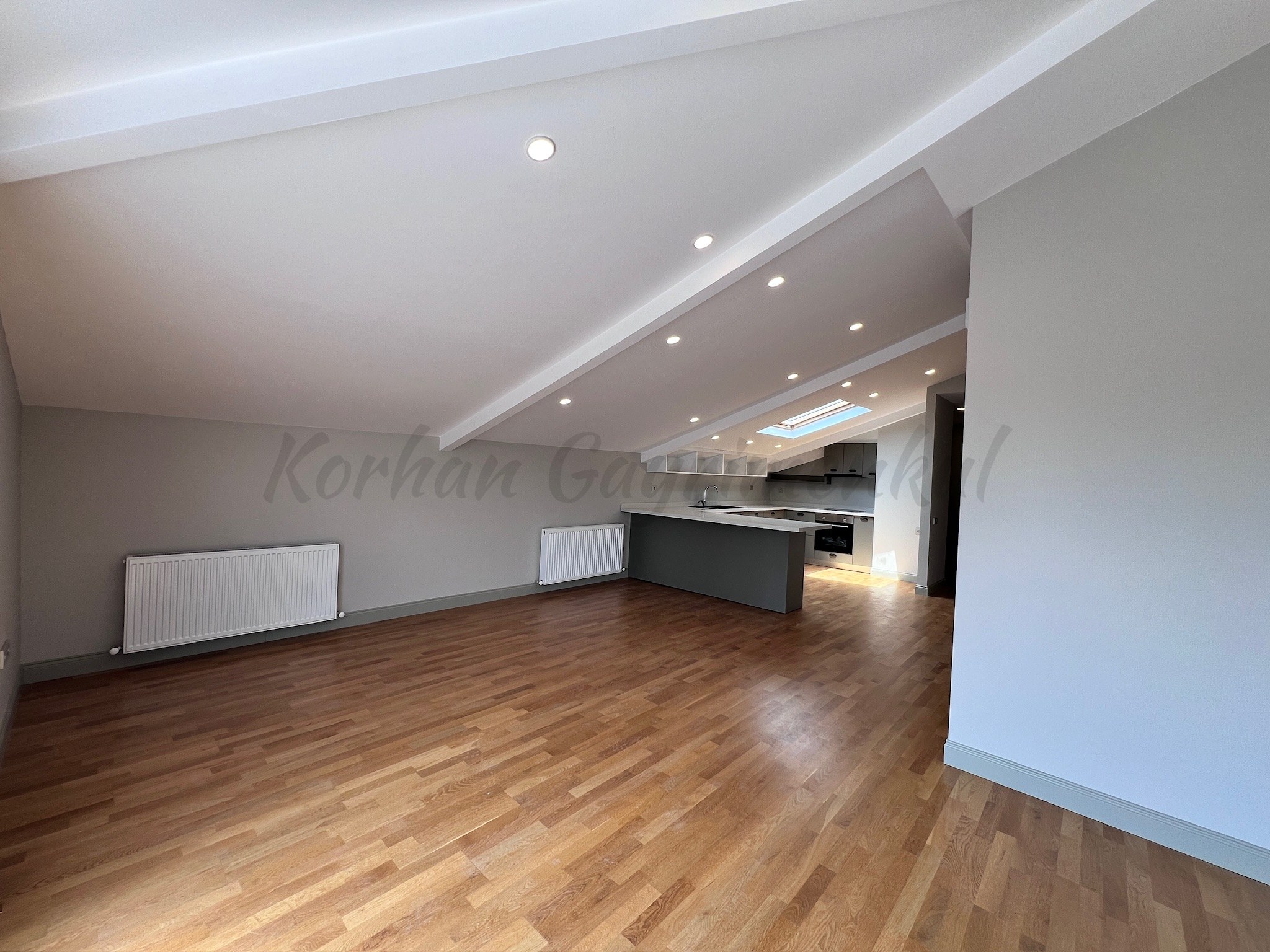 CADDEBOSTANIN EN YEŞİL SOKAĞINDA EMSALSİZ KALİTEDE 280m2 DUBLEX