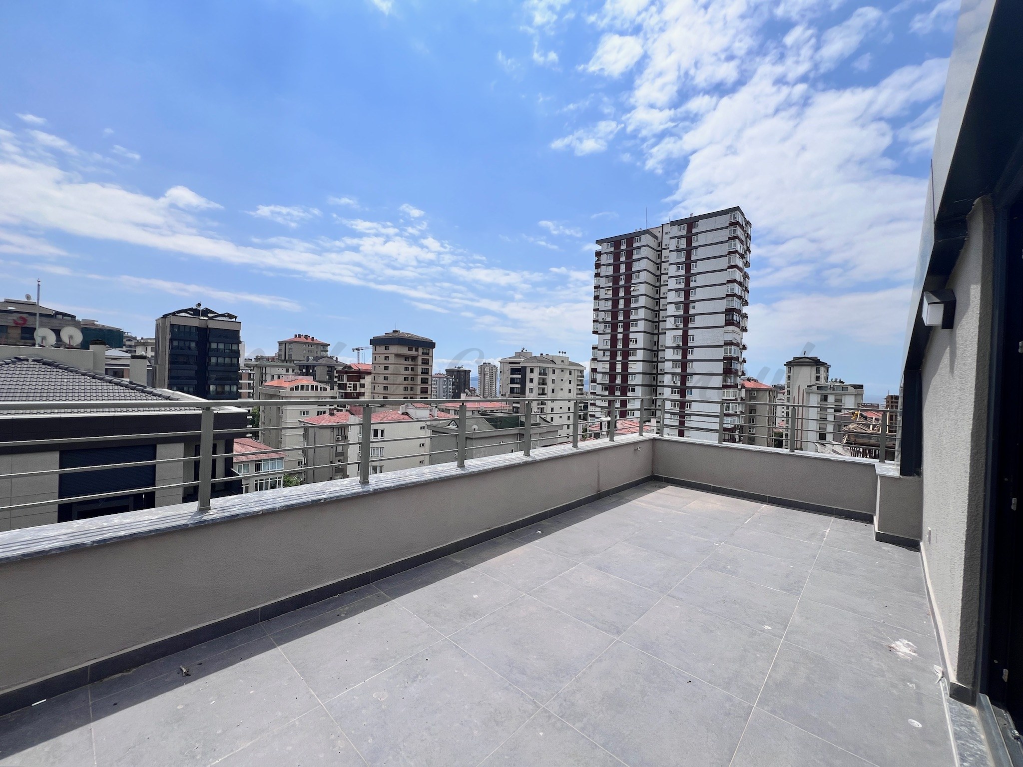 CADDEBOSTANIN EN YEŞİL SOKAĞINDA EMSALSİZ KALİTEDE 280m2 DUBLEX