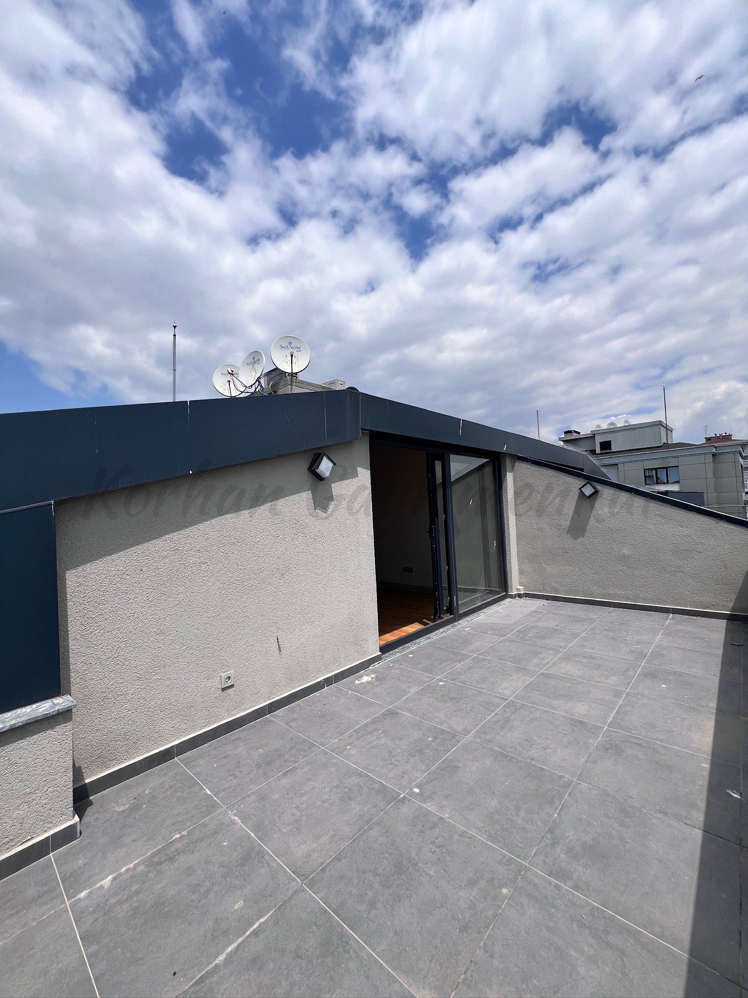 CADDEBOSTANIN EN YEŞİL SOKAĞINDA EMSALSİZ KALİTEDE 280m2 DUBLEX