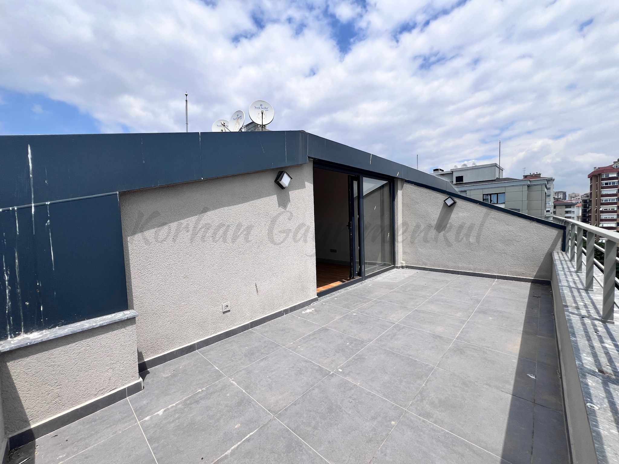 CADDEBOSTANIN EN YEŞİL SOKAĞINDA EMSALSİZ KALİTEDE 280m2 DUBLEX