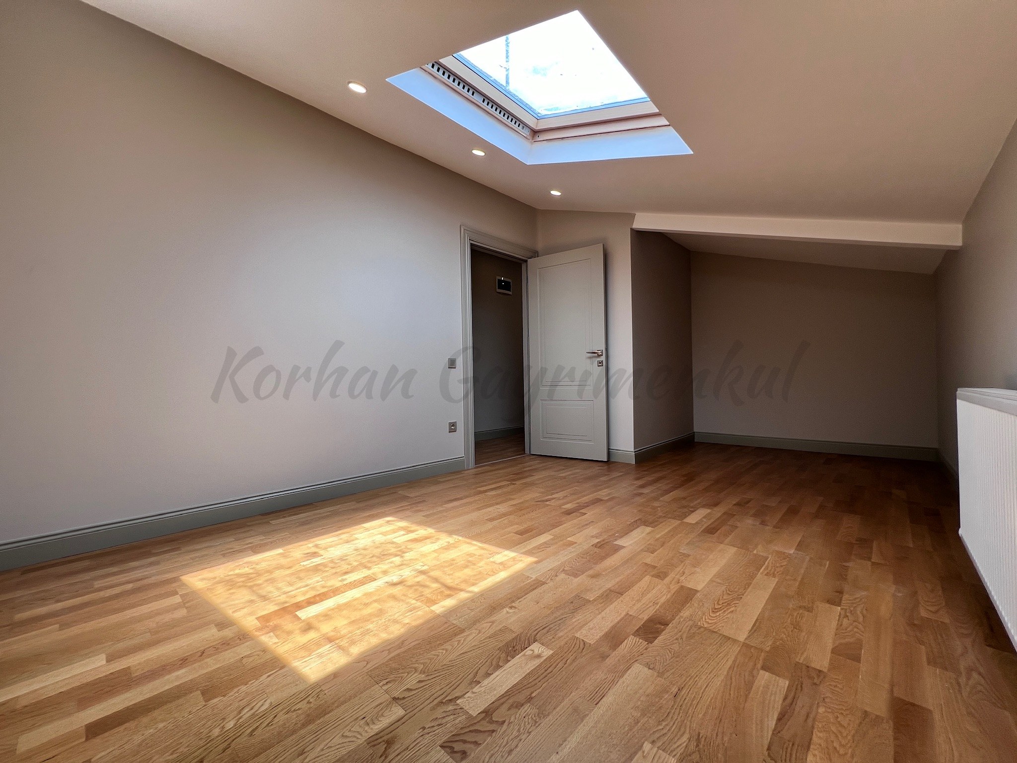 CADDEBOSTANIN EN YEŞİL SOKAĞINDA EMSALSİZ KALİTEDE 280m2 DUBLEX