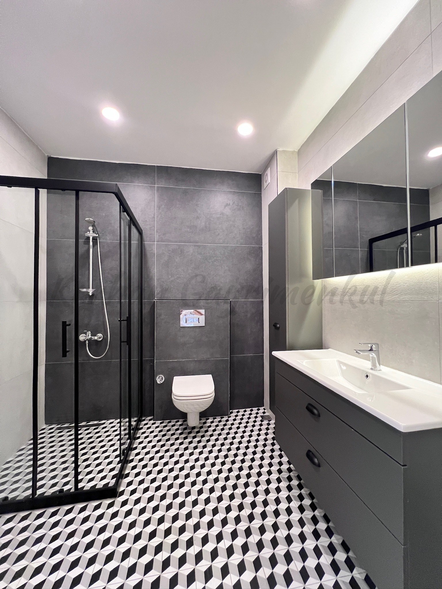CADDEBOSTANIN EN YEŞİL SOKAĞINDA EMSALSİZ KALİTEDE 280m2 DUBLEX