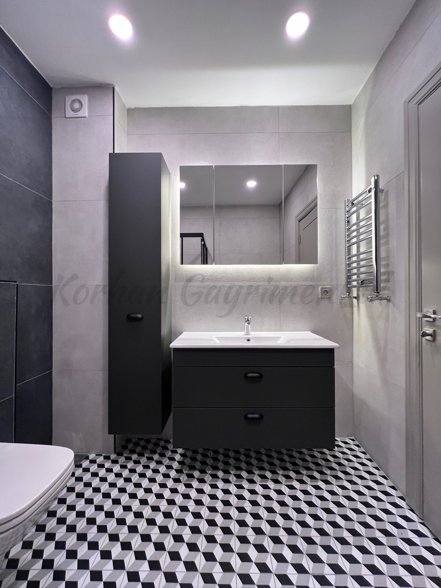 CADDEBOSTANIN EN YEŞİL SOKAĞINDA EMSALSİZ KALİTEDE 280m2 DUBLEX