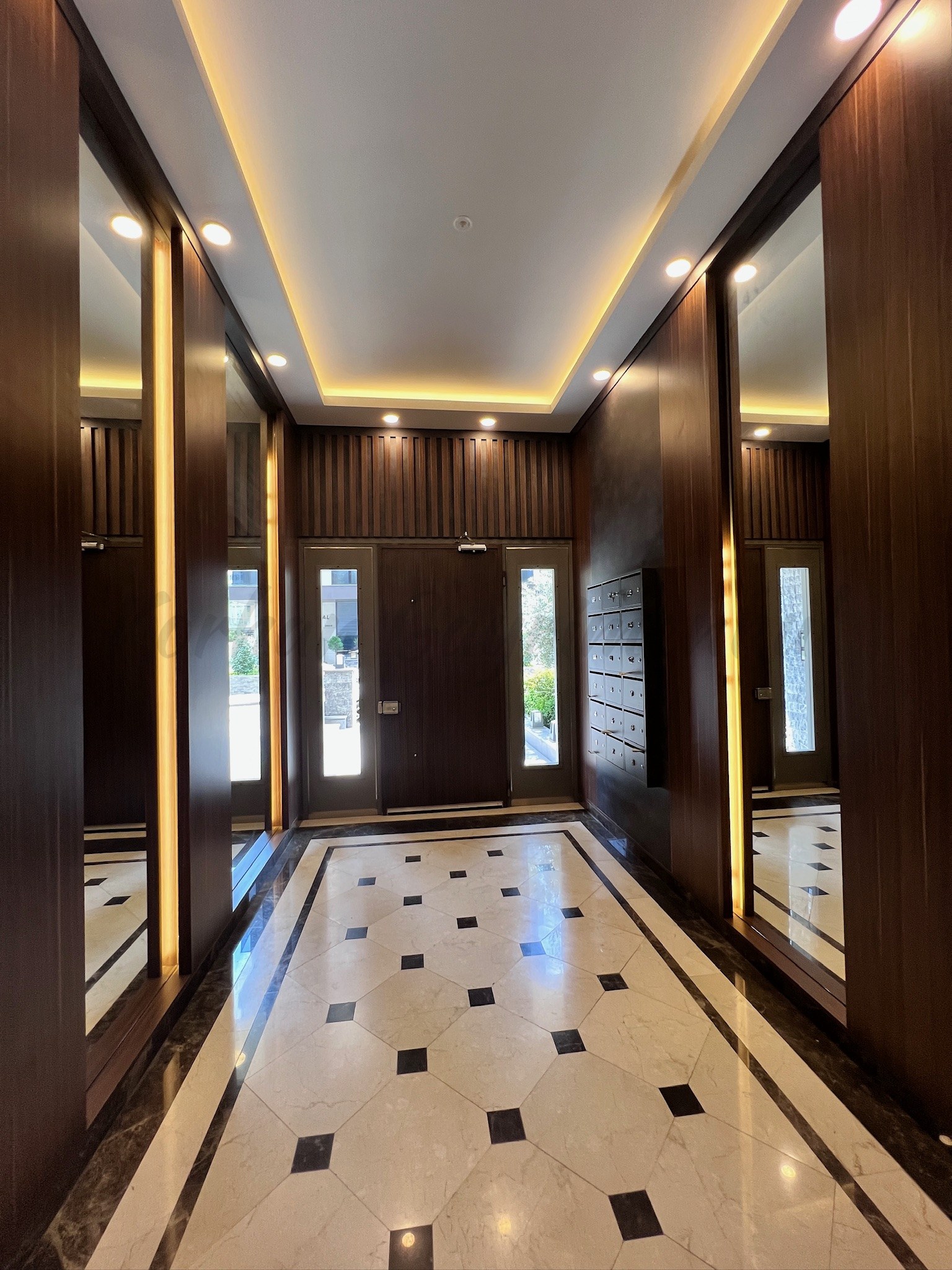 CADDEBOSTANIN EN YEŞİL SOKAĞINDA EMSALSİZ KALİTEDE 280m2 DUBLEX