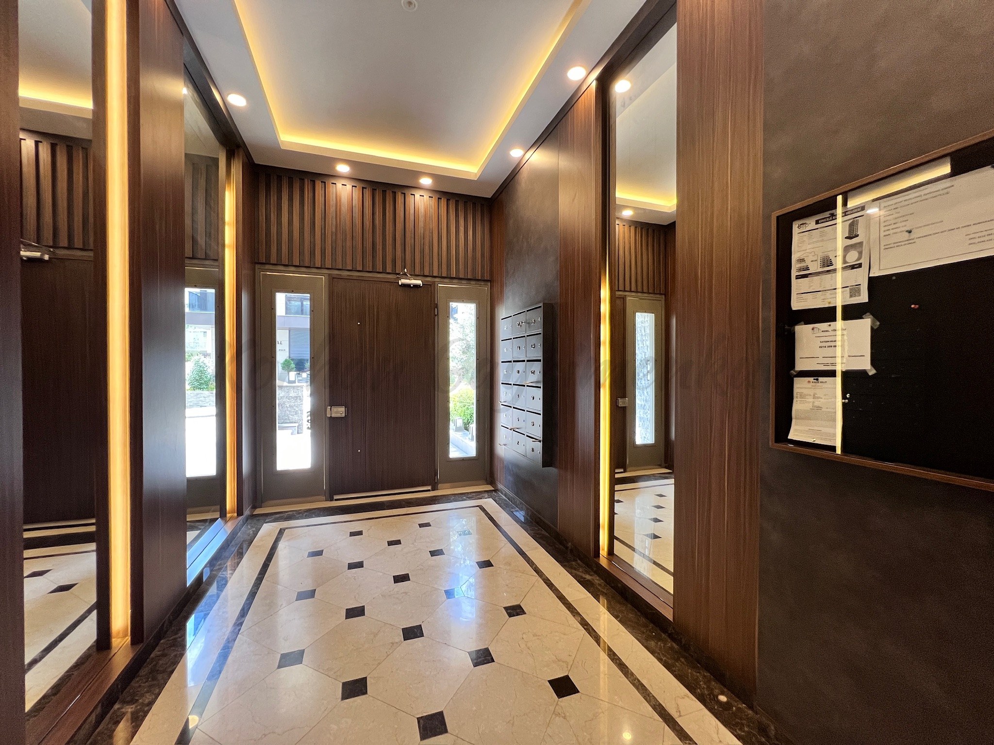 CADDEBOSTANIN EN YEŞİL SOKAĞINDA EMSALSİZ KALİTEDE 280m2 DUBLEX