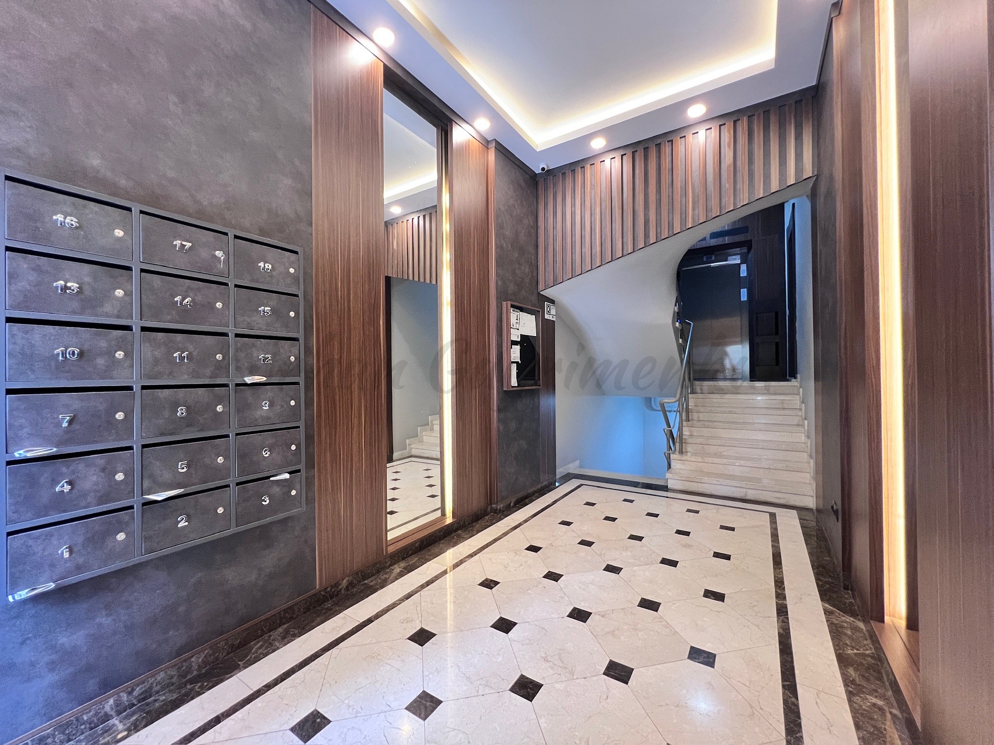 CADDEBOSTANIN EN YEŞİL SOKAĞINDA EMSALSİZ KALİTEDE 280m2 DUBLEX