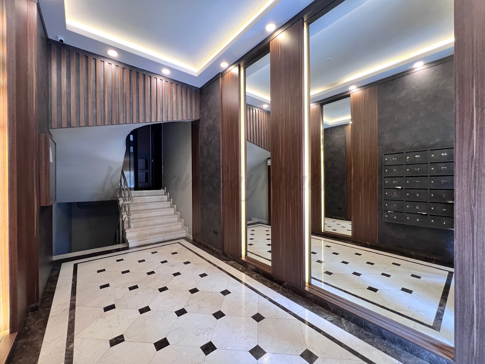 CADDEBOSTANIN EN YEŞİL SOKAĞINDA EMSALSİZ KALİTEDE 280m2 DUBLEX