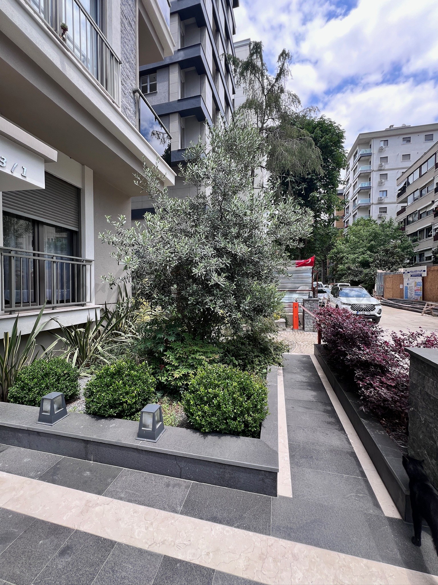 CADDEBOSTANIN EN YEŞİL SOKAĞINDA EMSALSİZ KALİTEDE 280m2 DUBLEX