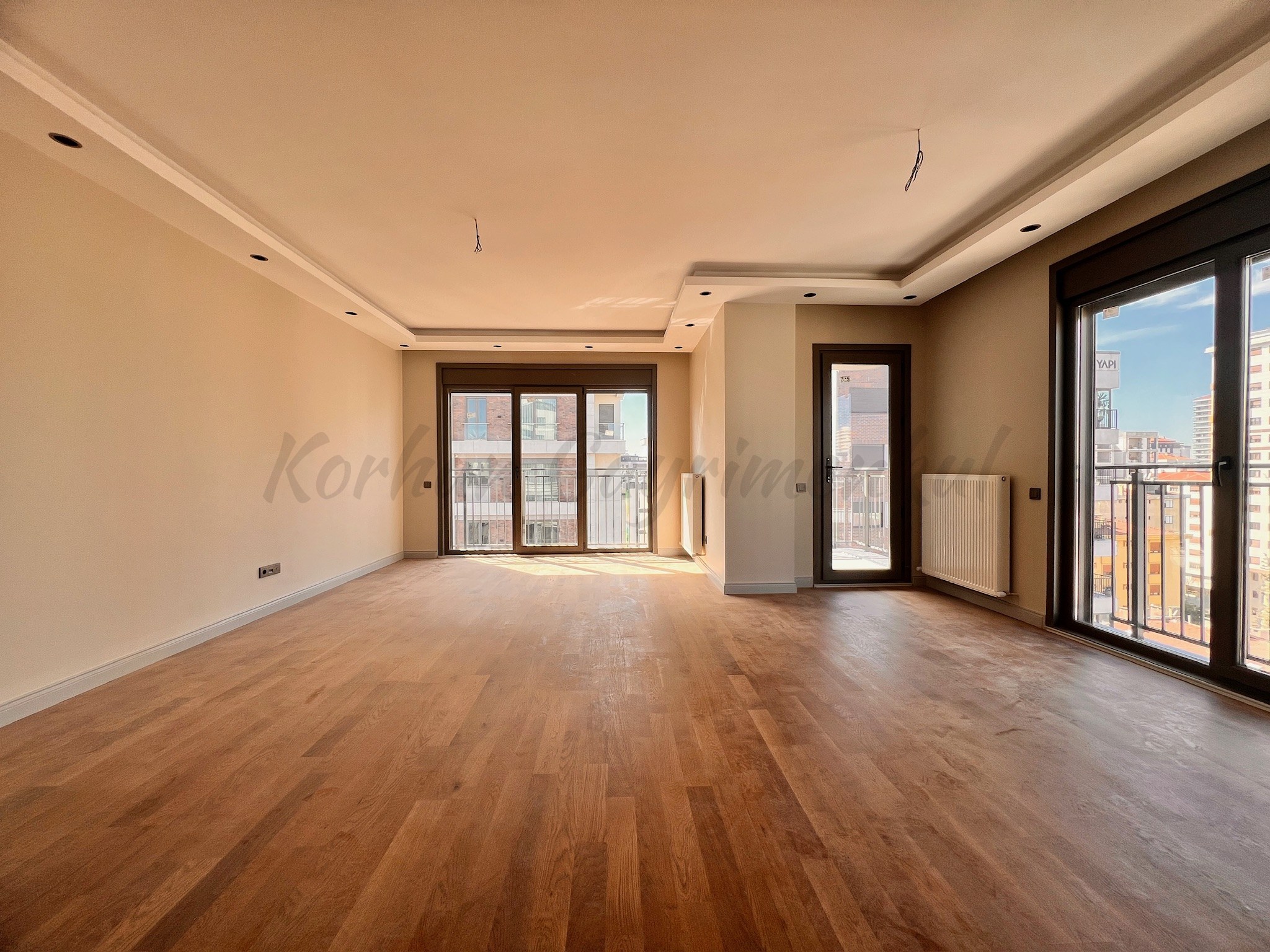 ÖMERPAŞA CADDESİNE 3. BİNADA BALKONLU 107M2 NET 3+1 SIFIR