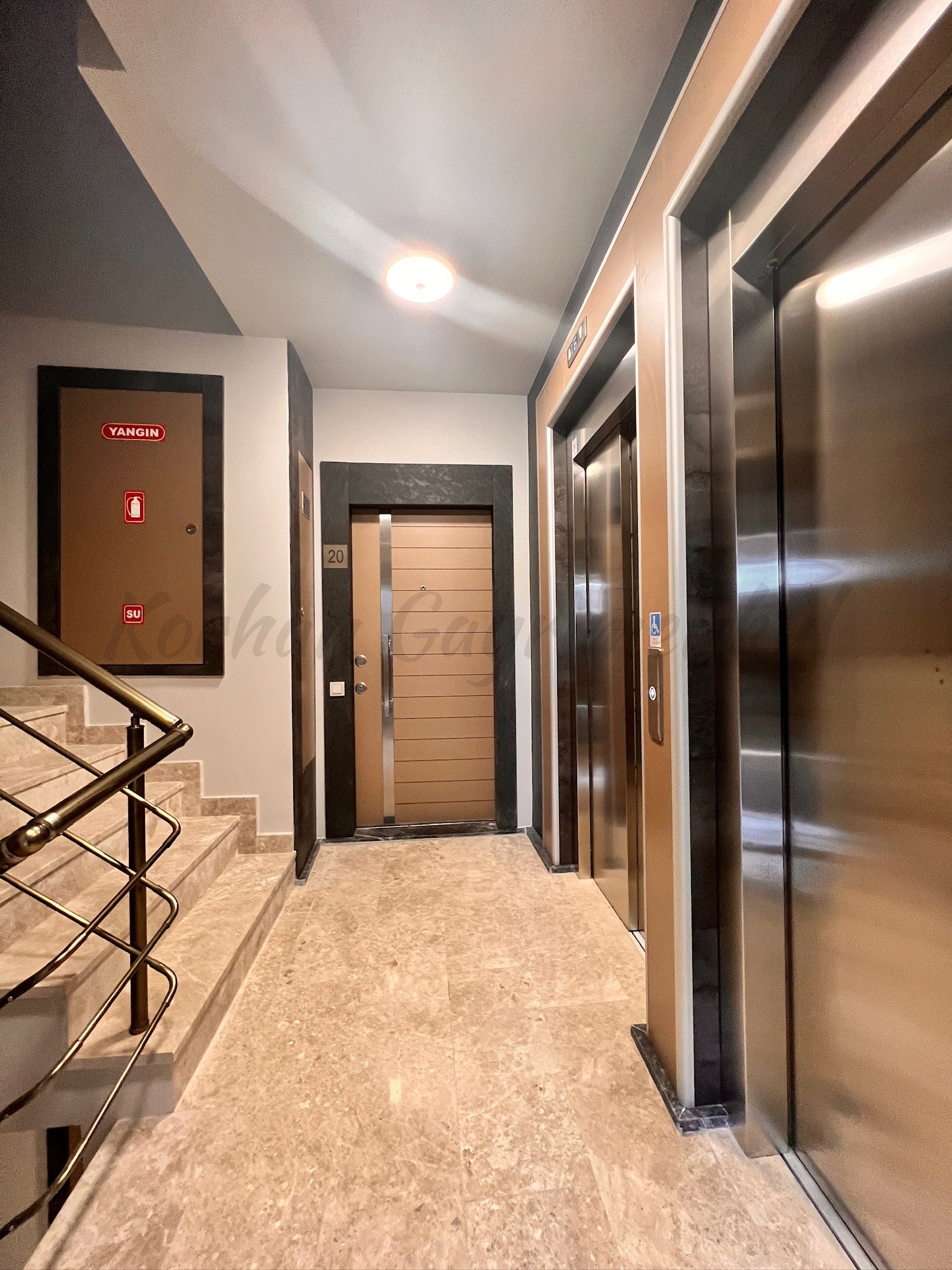 ÖMERPAŞA CADDESİNE 3. BİNADA BALKONLU 107M2 NET 3+1 SIFIR