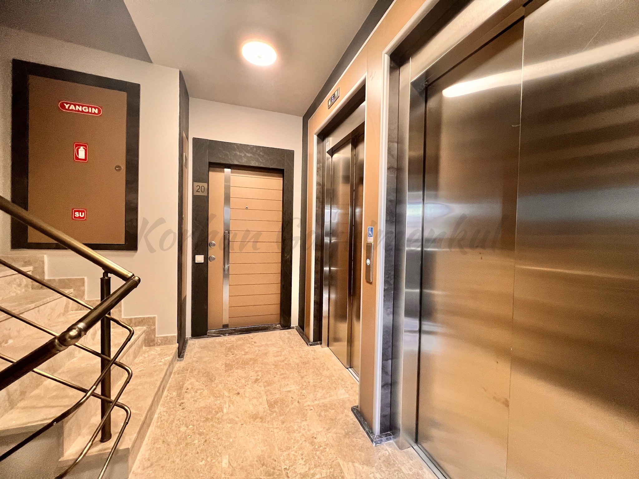 ÖMERPAŞA CADDESİNE 3. BİNADA BALKONLU 107M2 NET 3+1 SIFIR