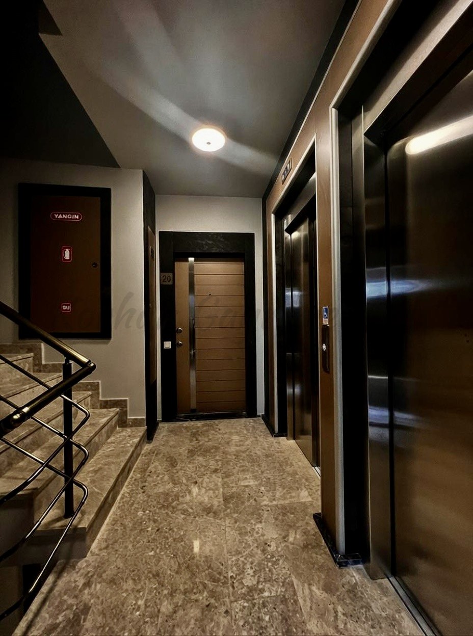 ÖMERPAŞA CADDESİNE 3. BİNADA BALKONLU 107M2 NET 3+1 SIFIR