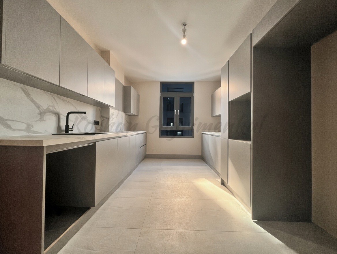ŞAKINBAKKAL SAHİLE DENİZ MANZARALI 190M2 SÜPER LÜKS KATTA TEK