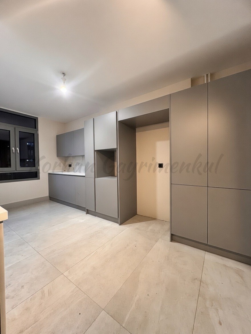 ŞAKINBAKKAL SAHİLE DENİZ MANZARALI 190M2 SÜPER LÜKS KATTA TEK