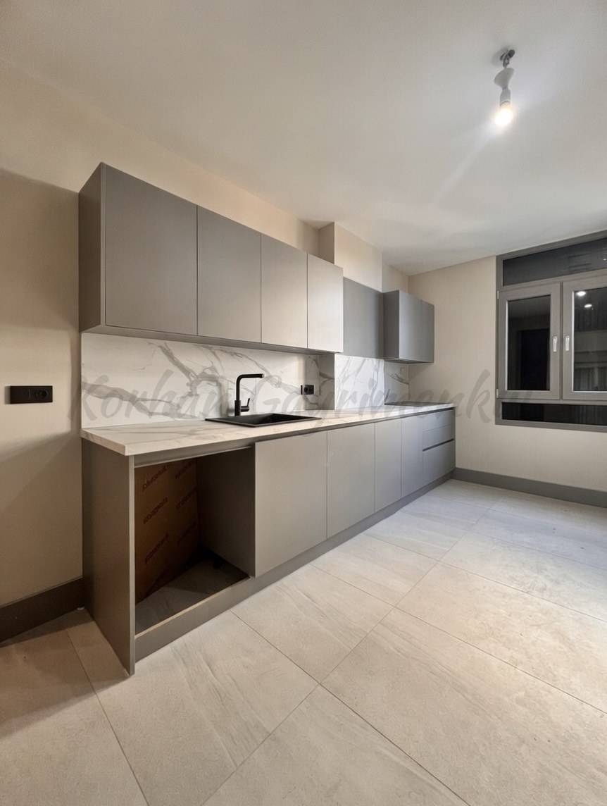 ŞAKINBAKKAL SAHİLE DENİZ MANZARALI 190M2 SÜPER LÜKS KATTA TEK