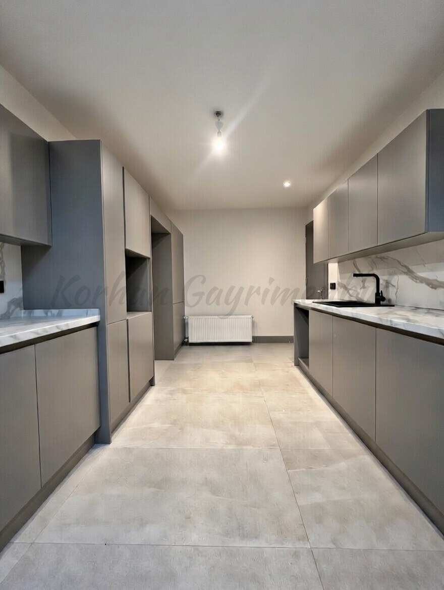ŞAKINBAKKAL SAHİLE DENİZ MANZARALI 190M2 SÜPER LÜKS KATTA TEK