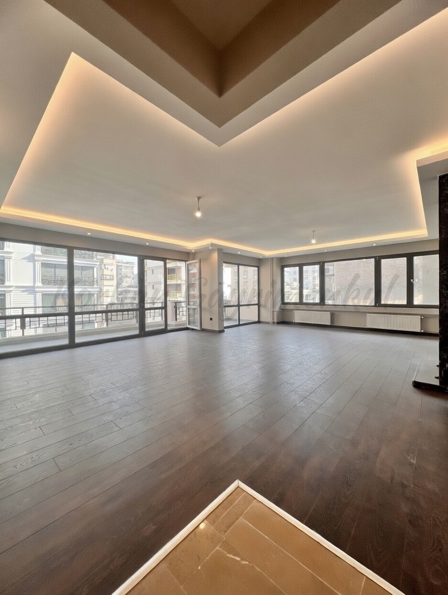 ŞAKINBAKKAL SAHİLE DENİZ MANZARALI 190M2 SÜPER LÜKS KATTA TEK