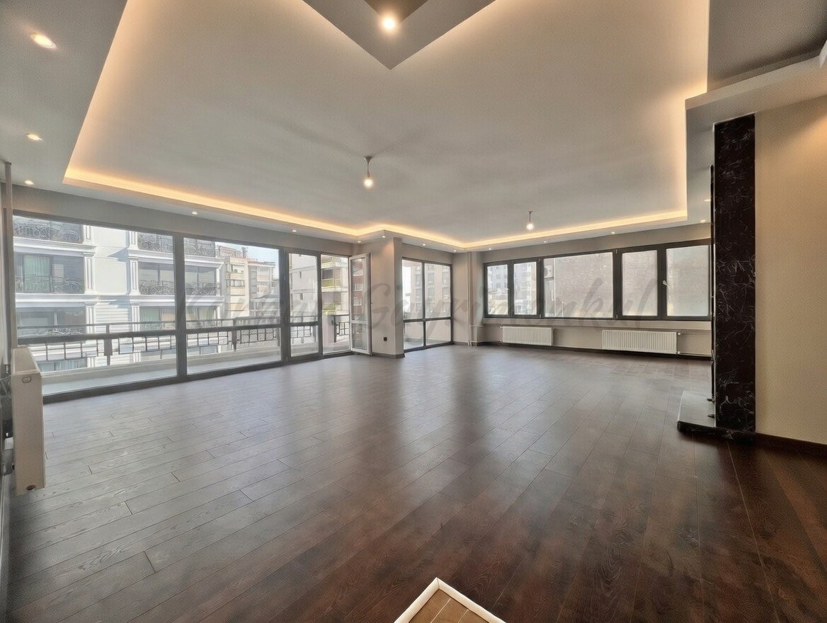 ŞAKINBAKKAL SAHİLE DENİZ MANZARALI 190M2 SÜPER LÜKS KATTA TEK
