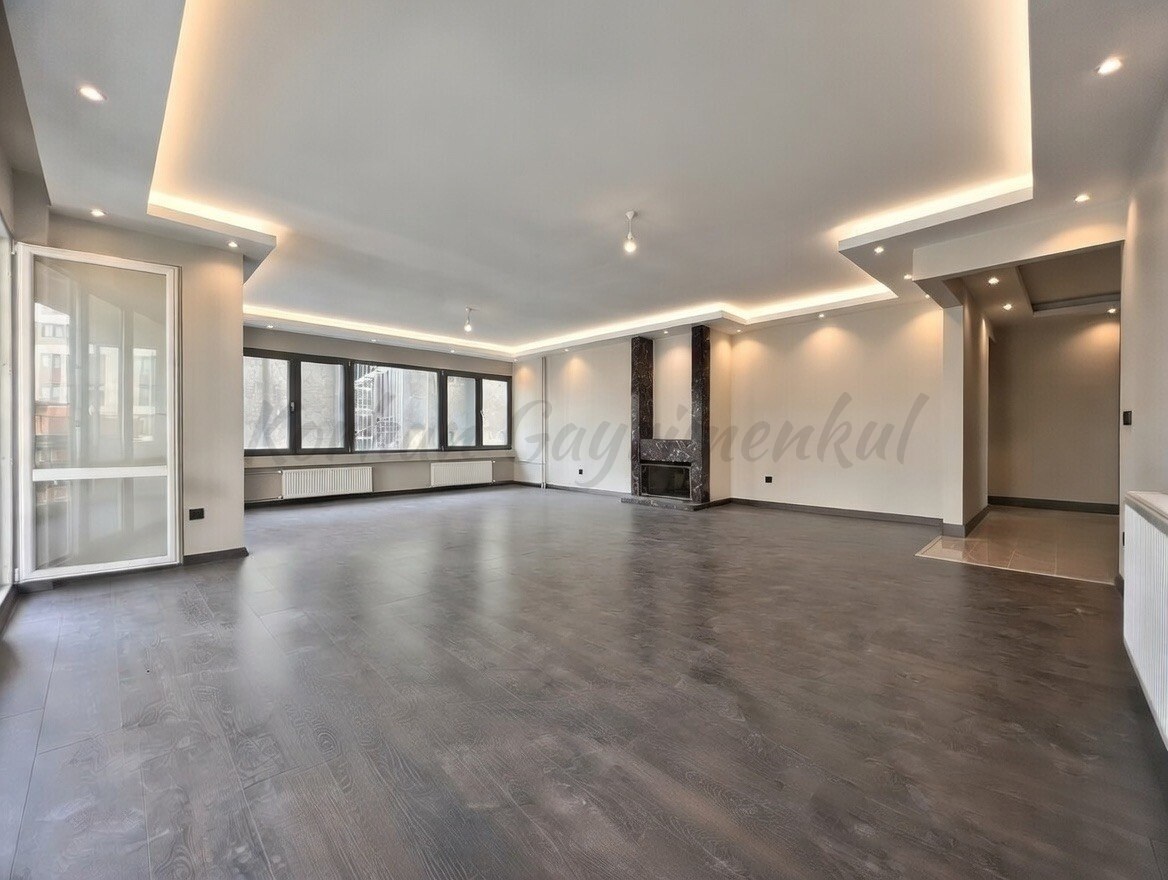 ŞAKINBAKKAL SAHİLE DENİZ MANZARALI 190M2 SÜPER LÜKS KATTA TEK