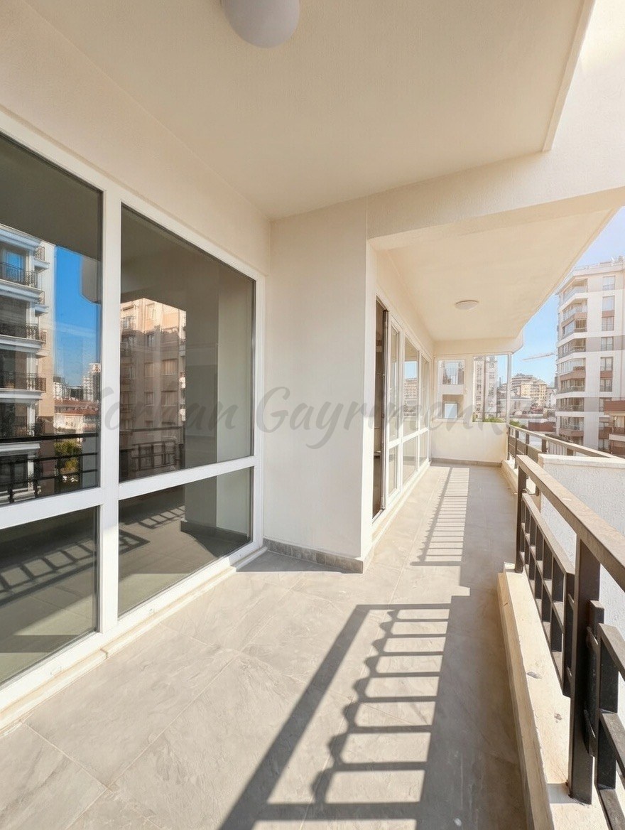 ŞAKINBAKKAL SAHİLE DENİZ MANZARALI 190M2 SÜPER LÜKS KATTA TEK