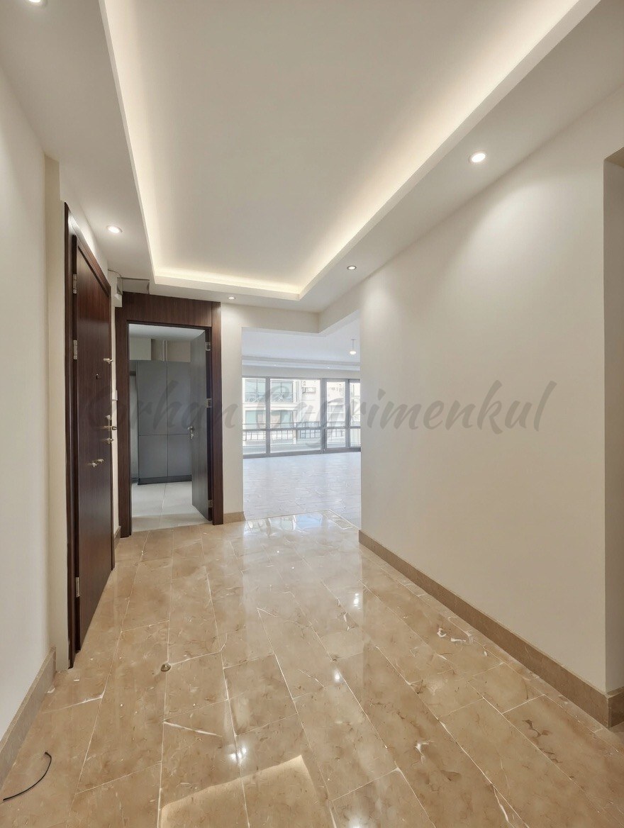 ŞAKINBAKKAL SAHİLE DENİZ MANZARALI 190M2 SÜPER LÜKS KATTA TEK