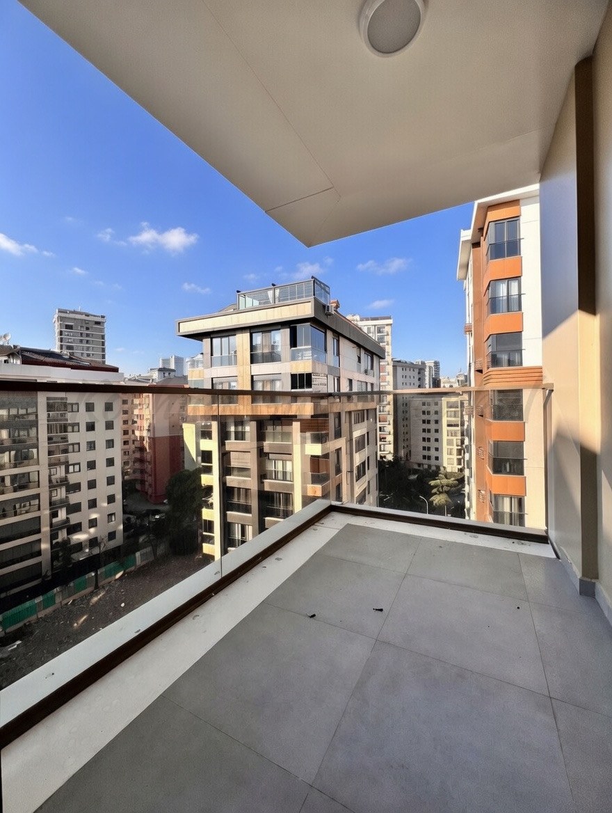 CADDEBOSTAN SAHİLDE GÖZTEPE PARKINA YAKIN 270M2 NET 4+2 DUBLEKS