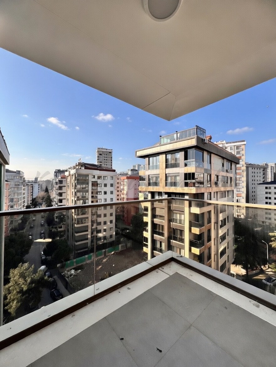 CADDEBOSTAN SAHİLDE GÖZTEPE PARKINA YAKIN 270M2 NET 4+2 DUBLEKS