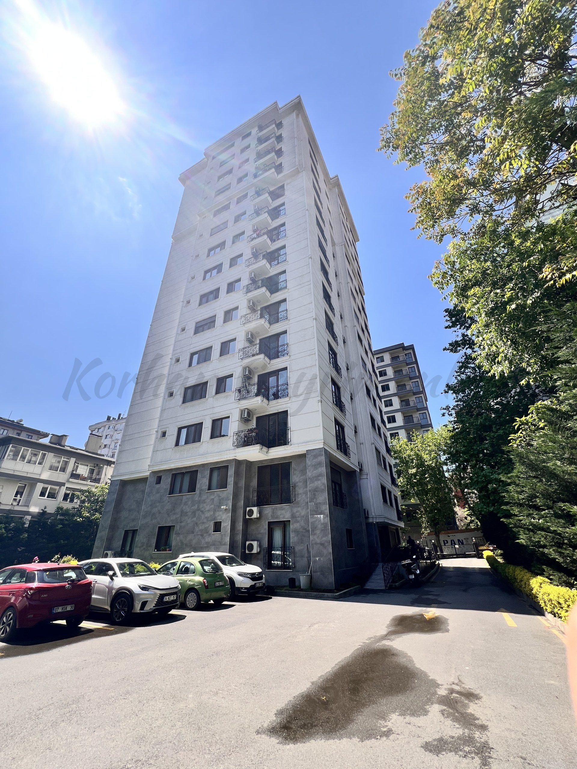 GÖZTEPE BAĞDAT CADDESİ YAKINI EBEVEYN BANYOLU 135M2 3+1