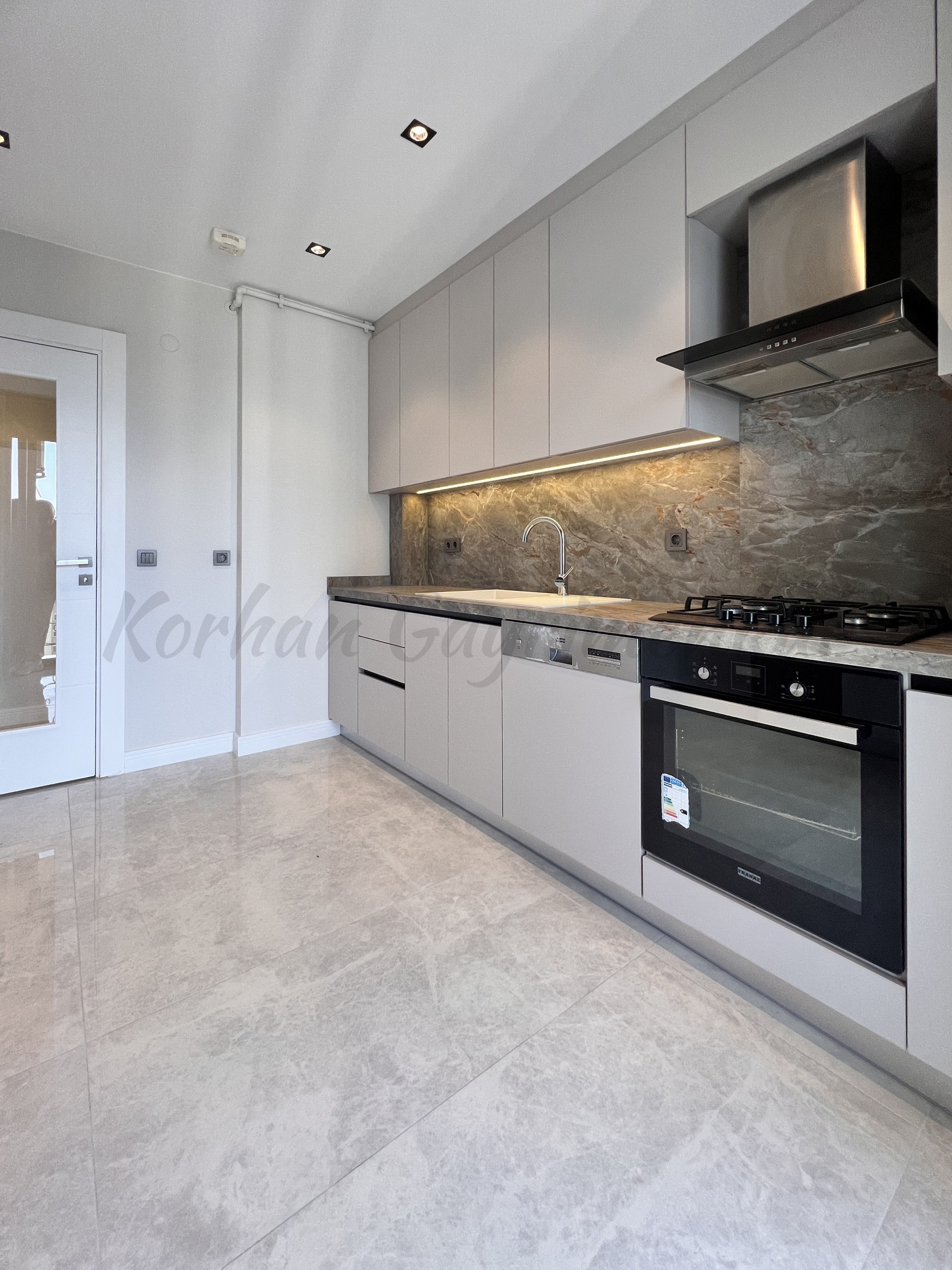 GÖZTEPE BAĞDAT CADDESİ YAKINI EBEVEYN BANYOLU 135M2 3+1