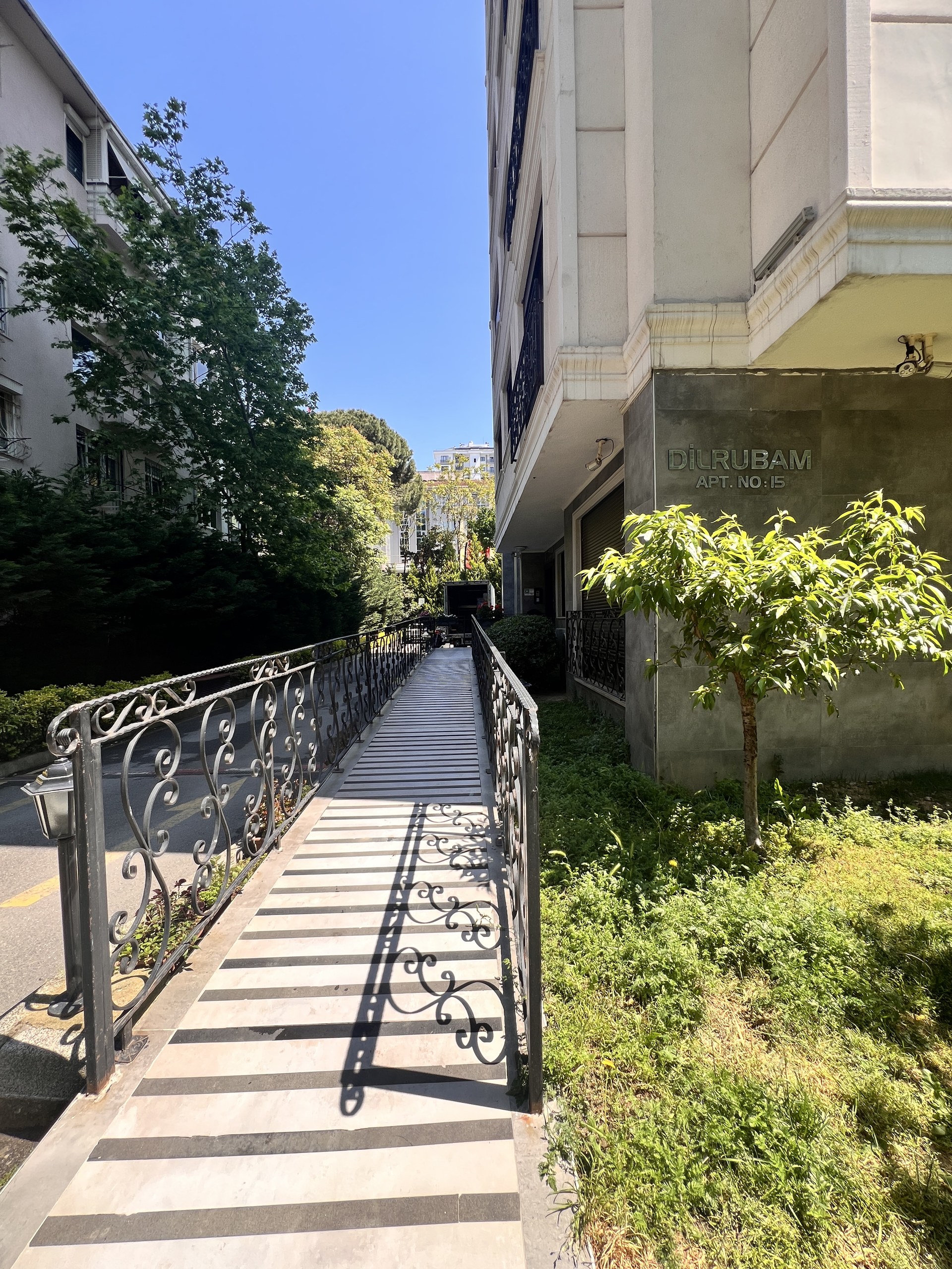 GÖZTEPE BAĞDAT CADDESİ YAKINI EBEVEYN BANYOLU 135M2 3+1