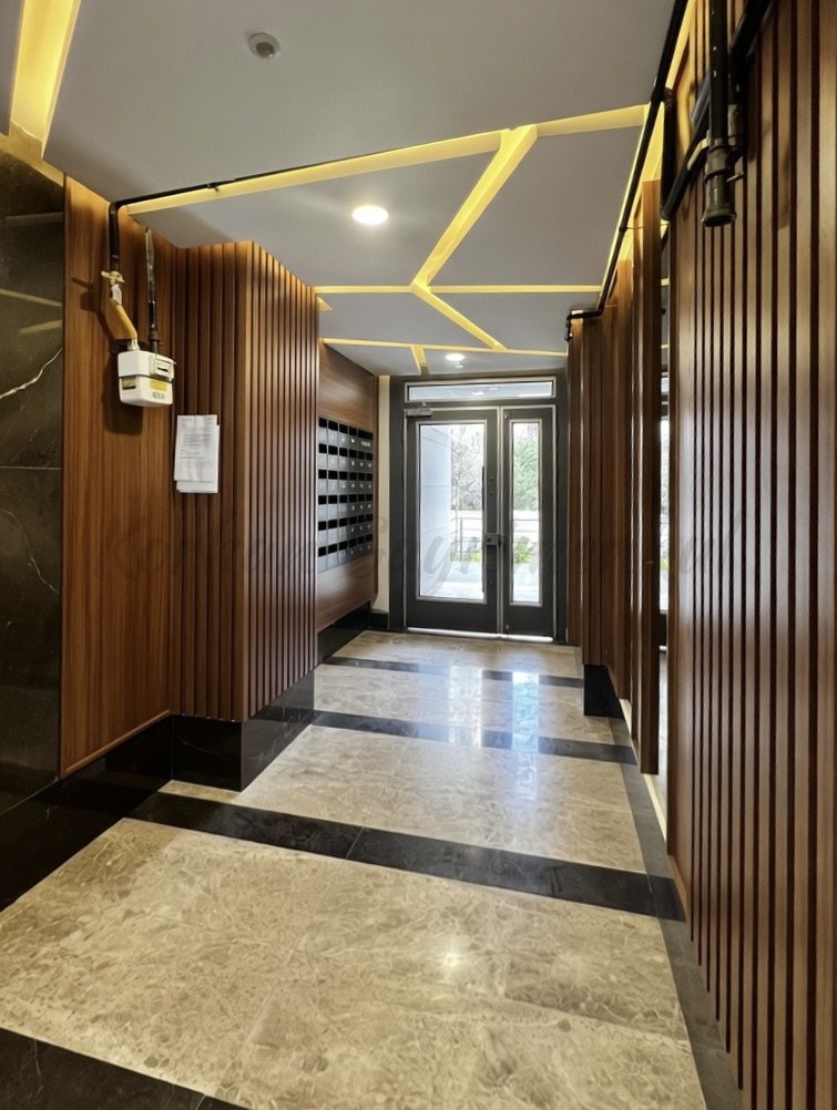 CADDEBOSTAN BAĞDAT CADDESİNE ÇOK YAKIN 55M2 NET 2+1 SIFIR