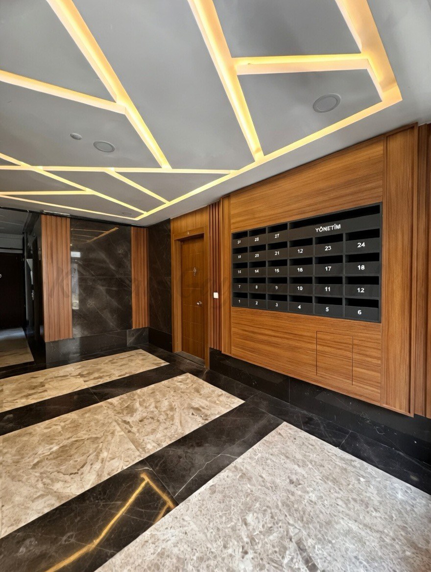 CADDEBOSTAN BAĞDAT CADDESİNE ÇOK YAKIN 55M2 NET 2+1 SIFIR