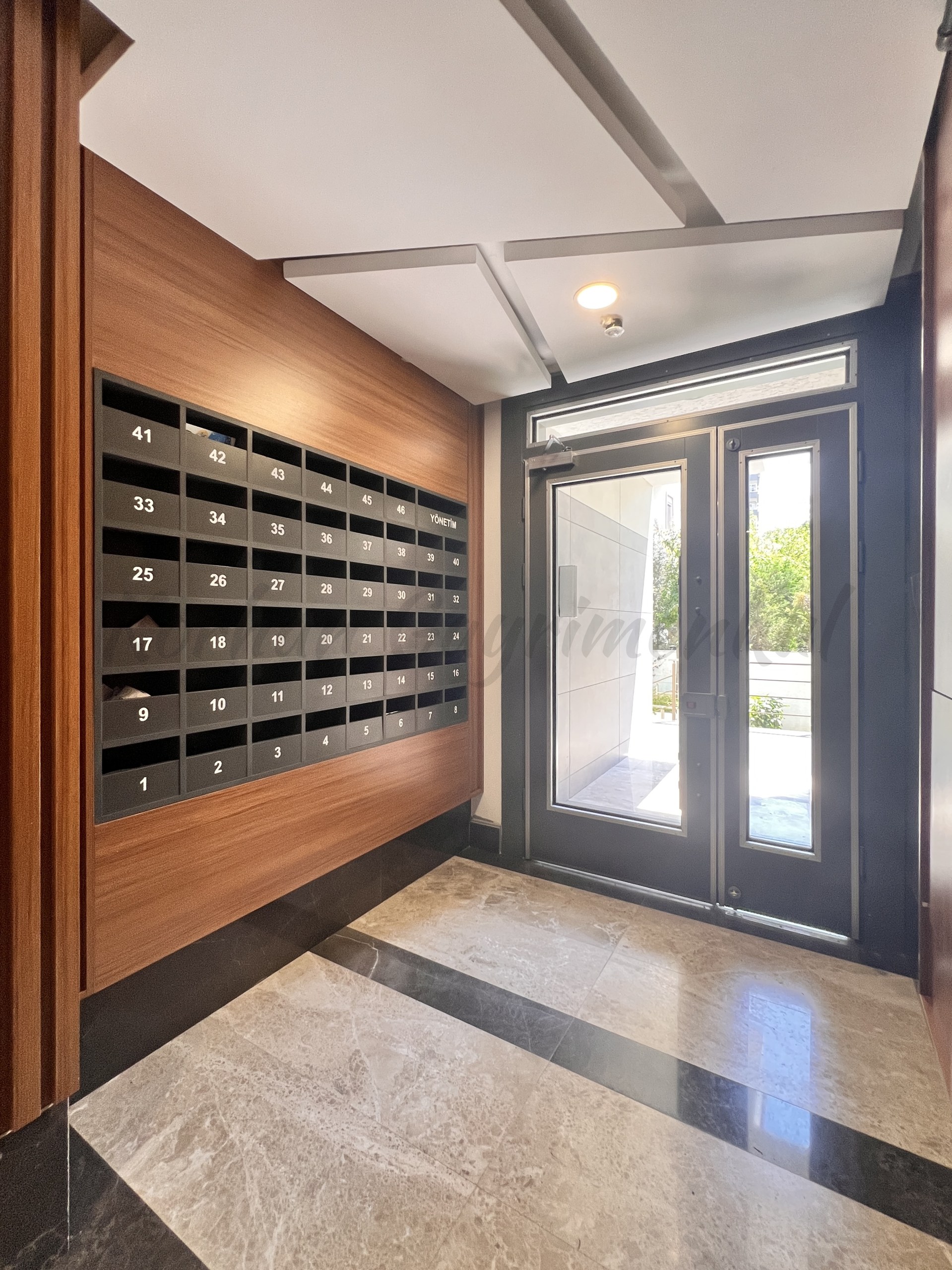 CADDEBOSTAN BAĞDAT CADDESİNE ÇOK YAKIN 55M2 NET 2+1 SIFIR