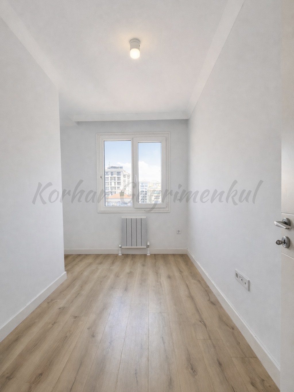 CADDEBOSTAN BAĞDAT CADDESİNE ÇOK YAKIN 55M2 NET 2+1 SIFIR