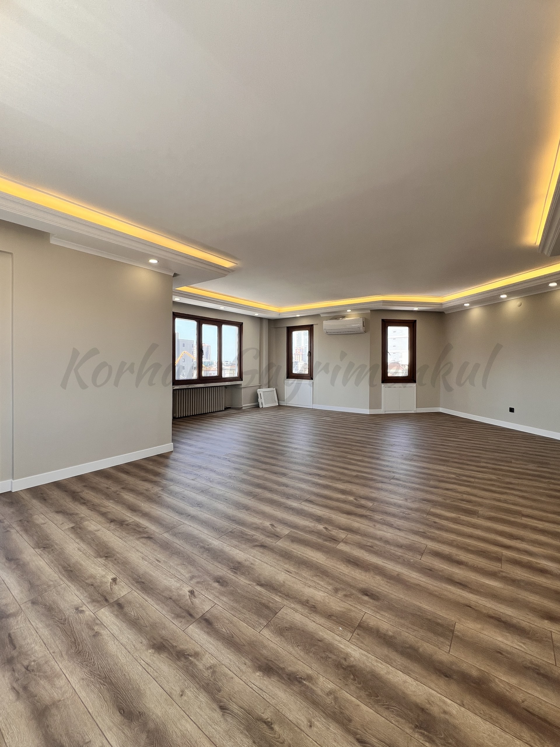 GÖZTEPE İSTASYON CADDESİ ÜZERİNDE 195M2 4+1