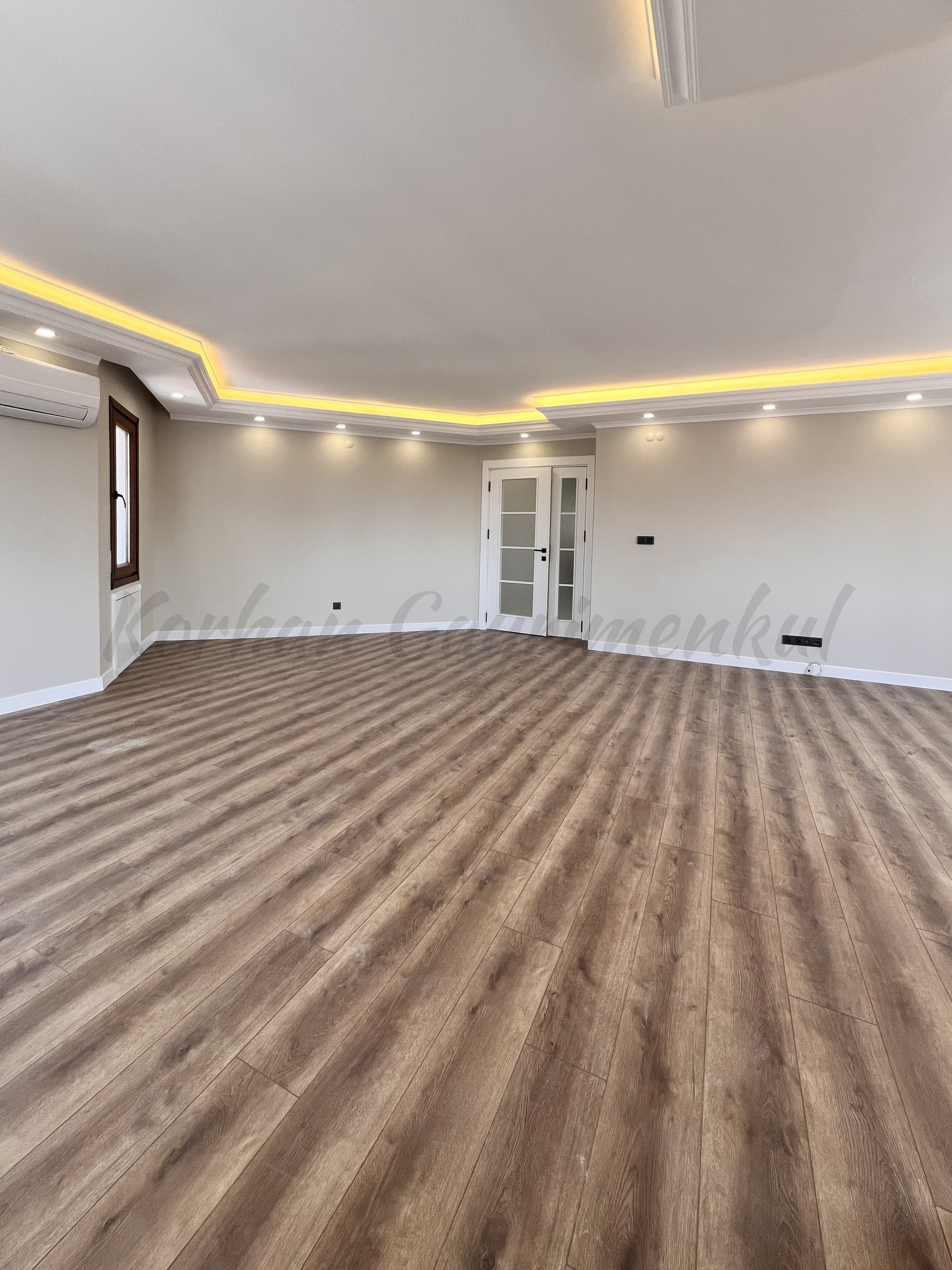 GÖZTEPE İSTASYON CADDESİ ÜZERİNDE 195M2 4+1