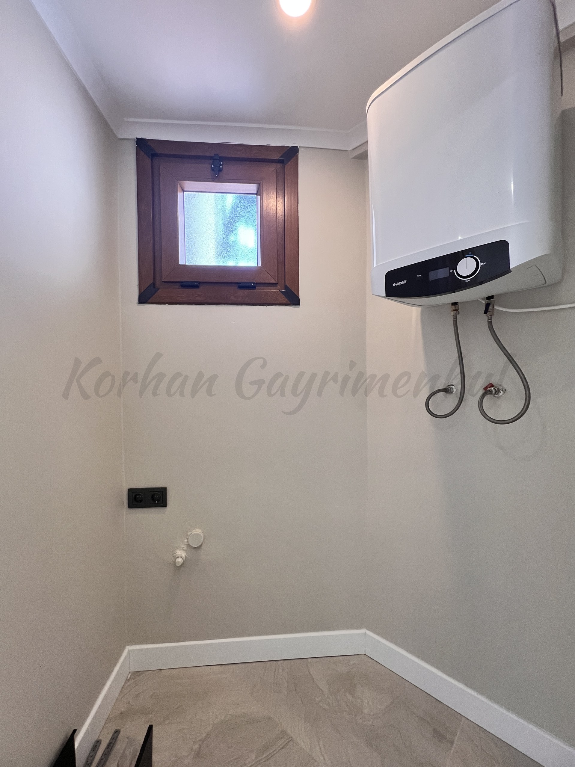 GÖZTEPE İSTASYON CADDESİ ÜZERİNDE 195M2 4+1