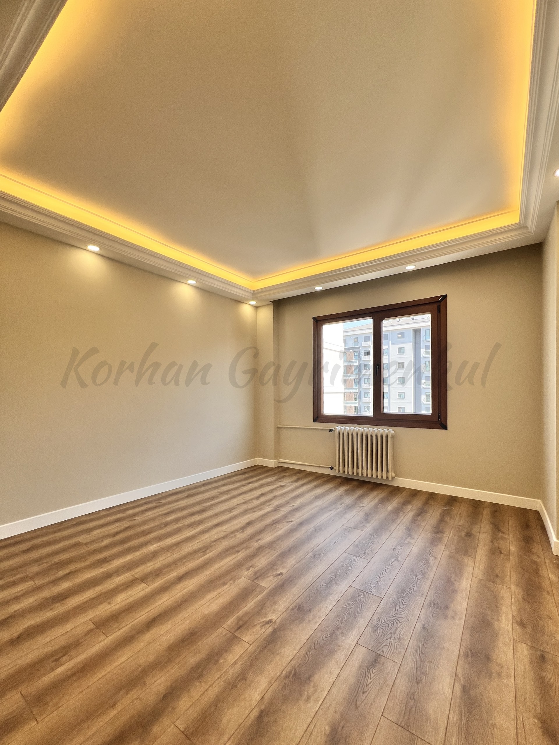 GÖZTEPE İSTASYON CADDESİ ÜZERİNDE 195M2 4+1