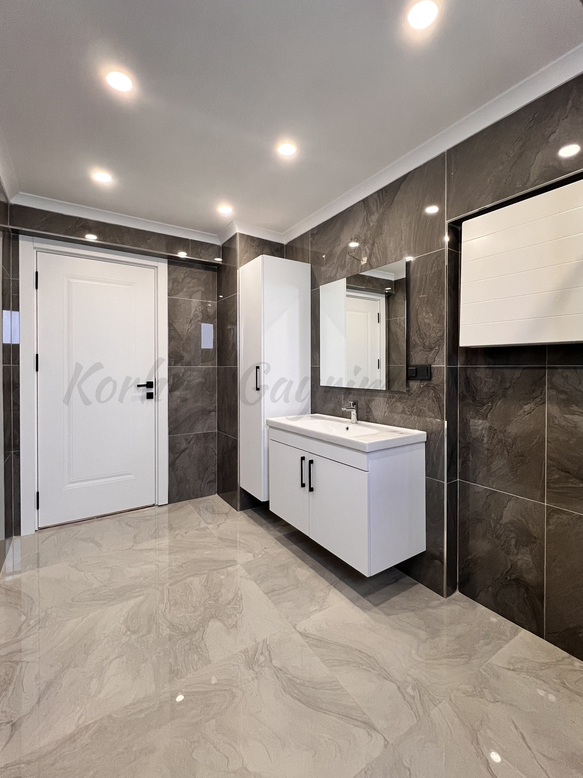 GÖZTEPE İSTASYON CADDESİ ÜZERİNDE 195M2 4+1