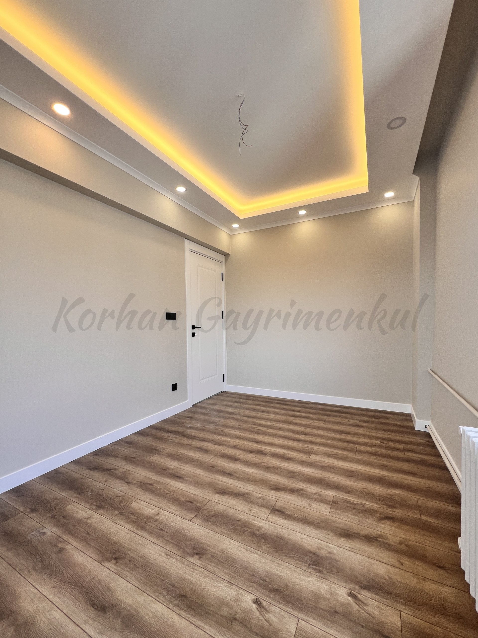 GÖZTEPE İSTASYON CADDESİ ÜZERİNDE 195M2 4+1