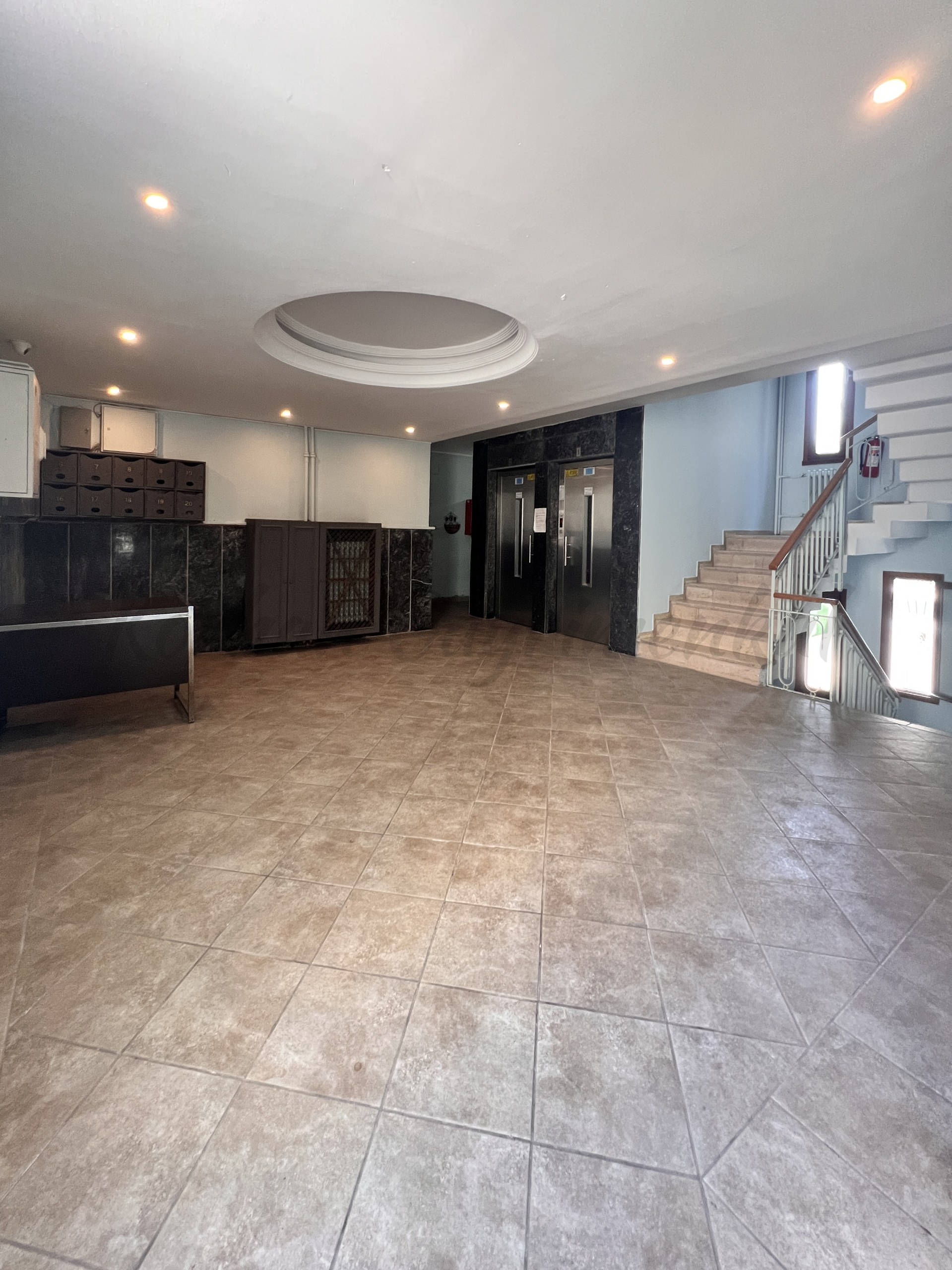 GÖZTEPE İSTASYON CADDESİ ÜZERİNDE 195M2 4+1