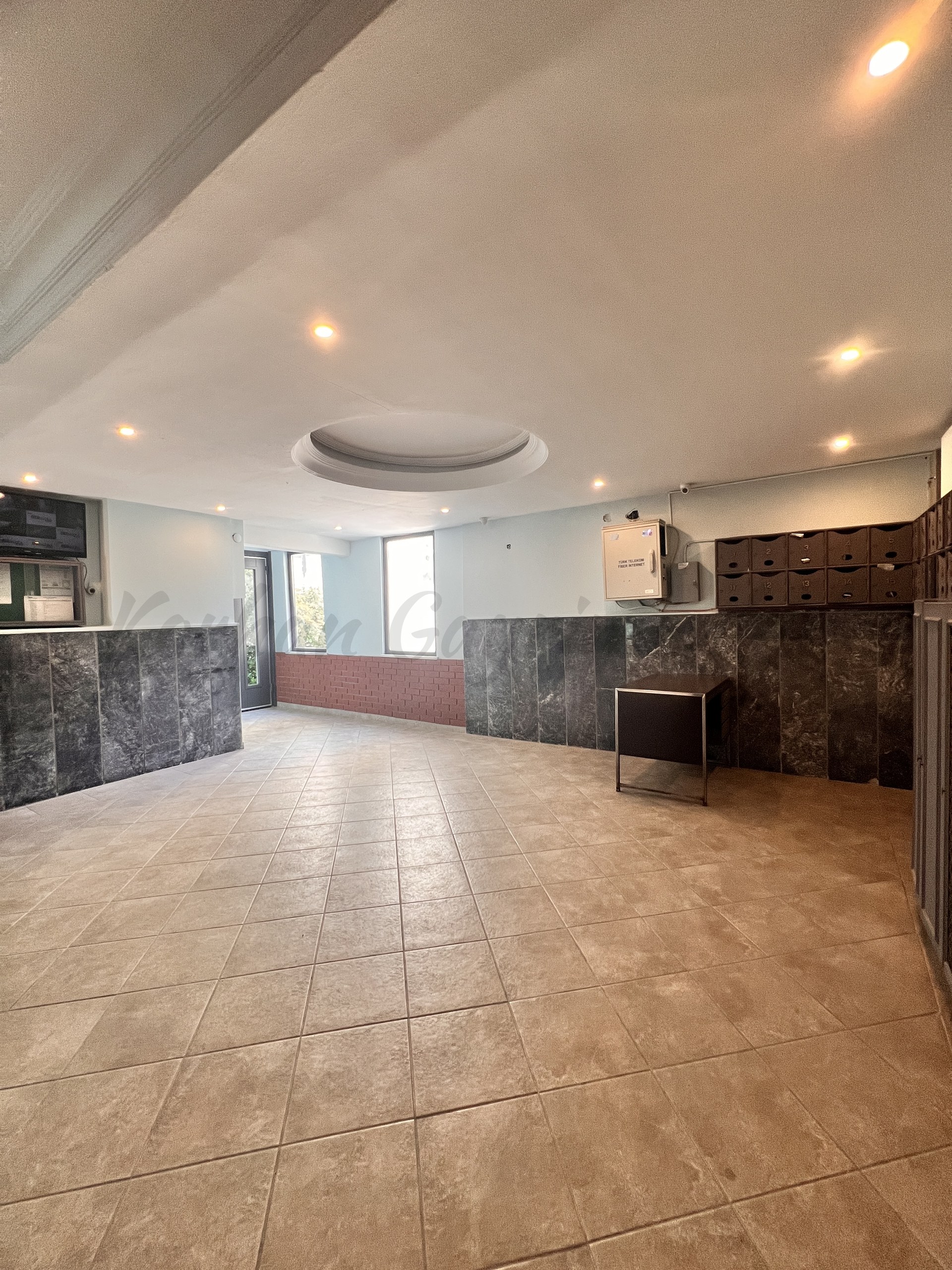 GÖZTEPE İSTASYON CADDESİ ÜZERİNDE 195M2 4+1