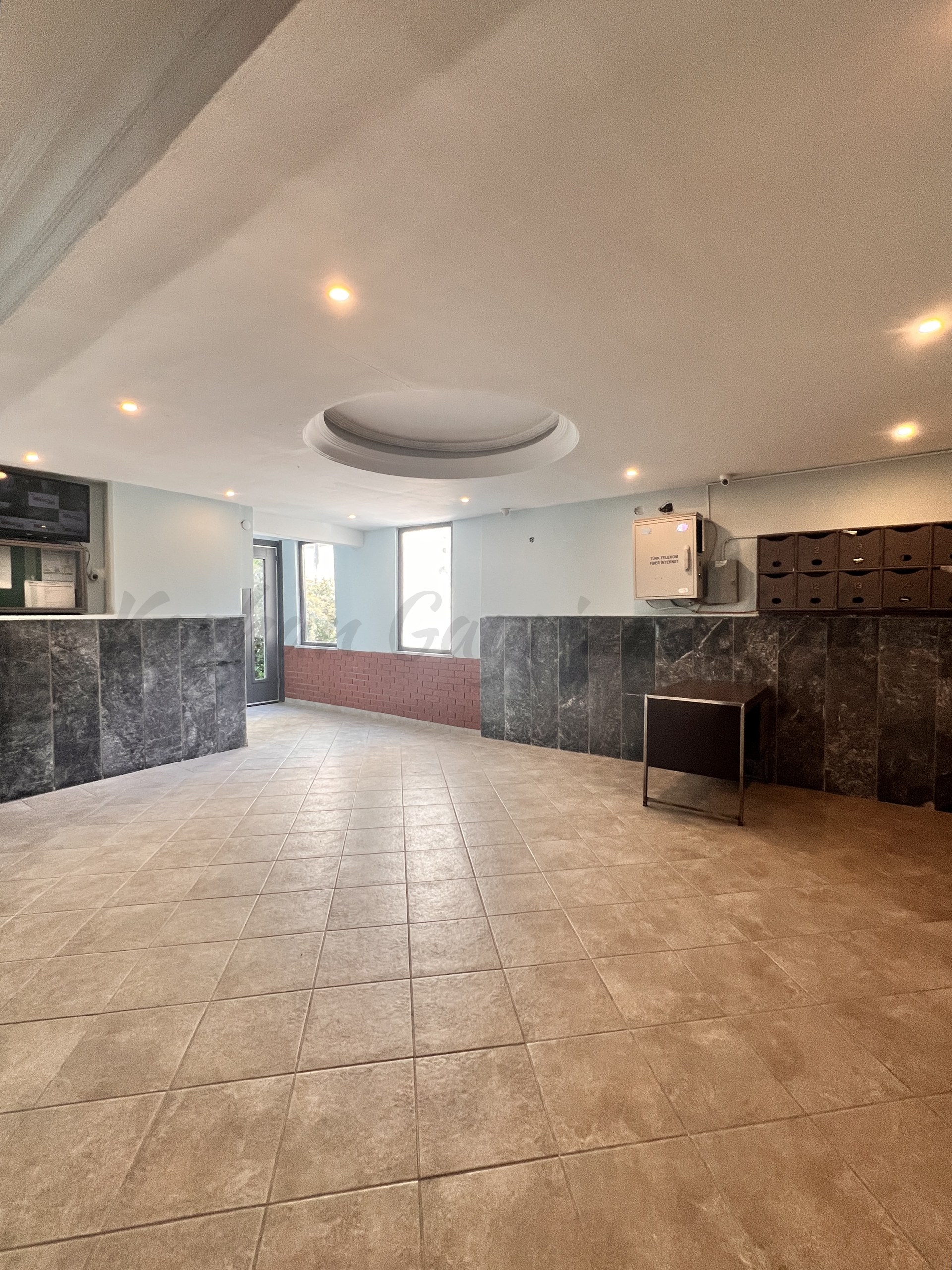 GÖZTEPE İSTASYON CADDESİ ÜZERİNDE 195M2 4+1